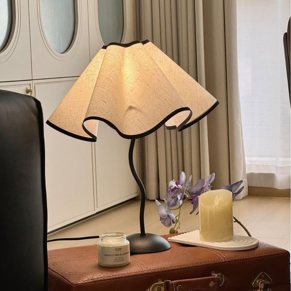 H39 Miho Pleated S Table Lamp