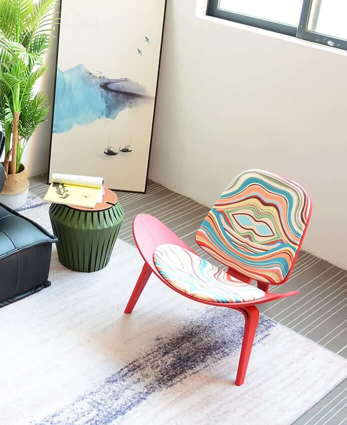 MP Shell Chair - Classic Lounge Chair | Reading Chair in Fabric - Lips Graffiti