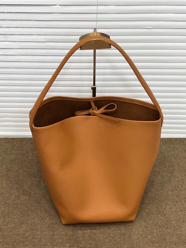 TROW Large Capacity Tote Bag - Leather