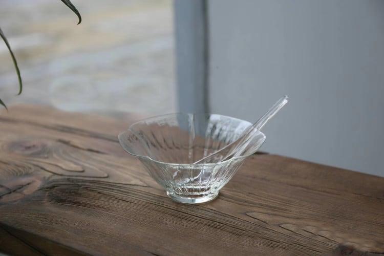 Japanese High Temperature Resistant Flower-shaped Glass Tea Bowl & Spoon Set ｜ Chawan Set - mokupark.com