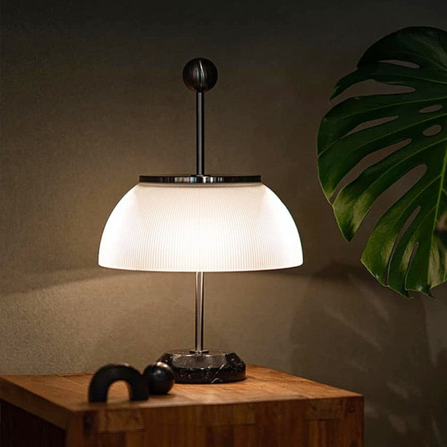Hada - Bauhaus Glass Table Lamp