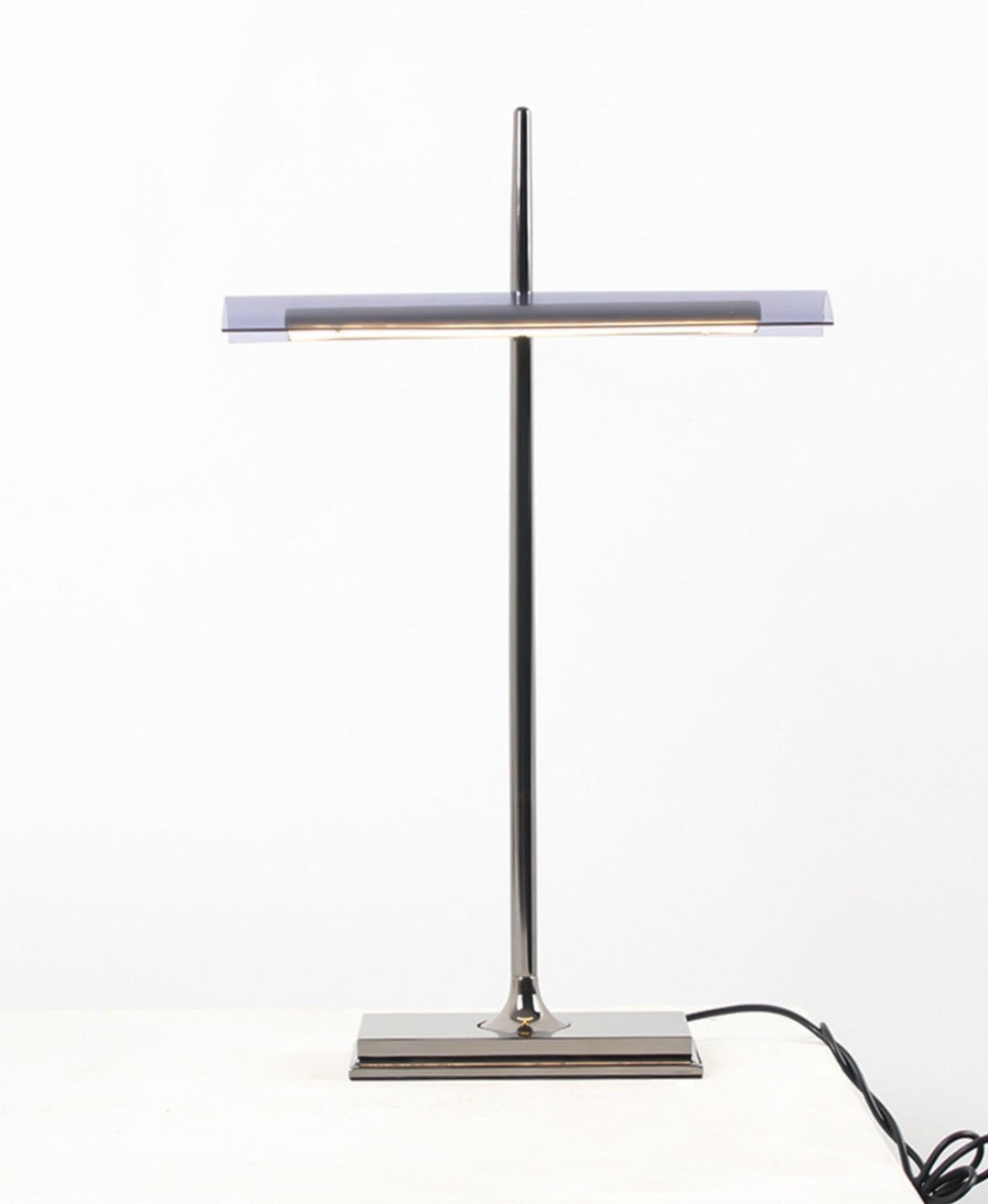 Goldman USB Table Lamp