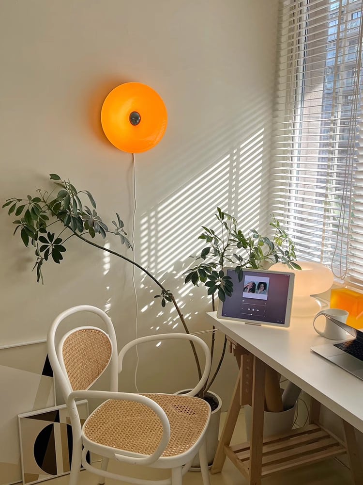 Varma LED Table / Wall Donut Lamp - Amber