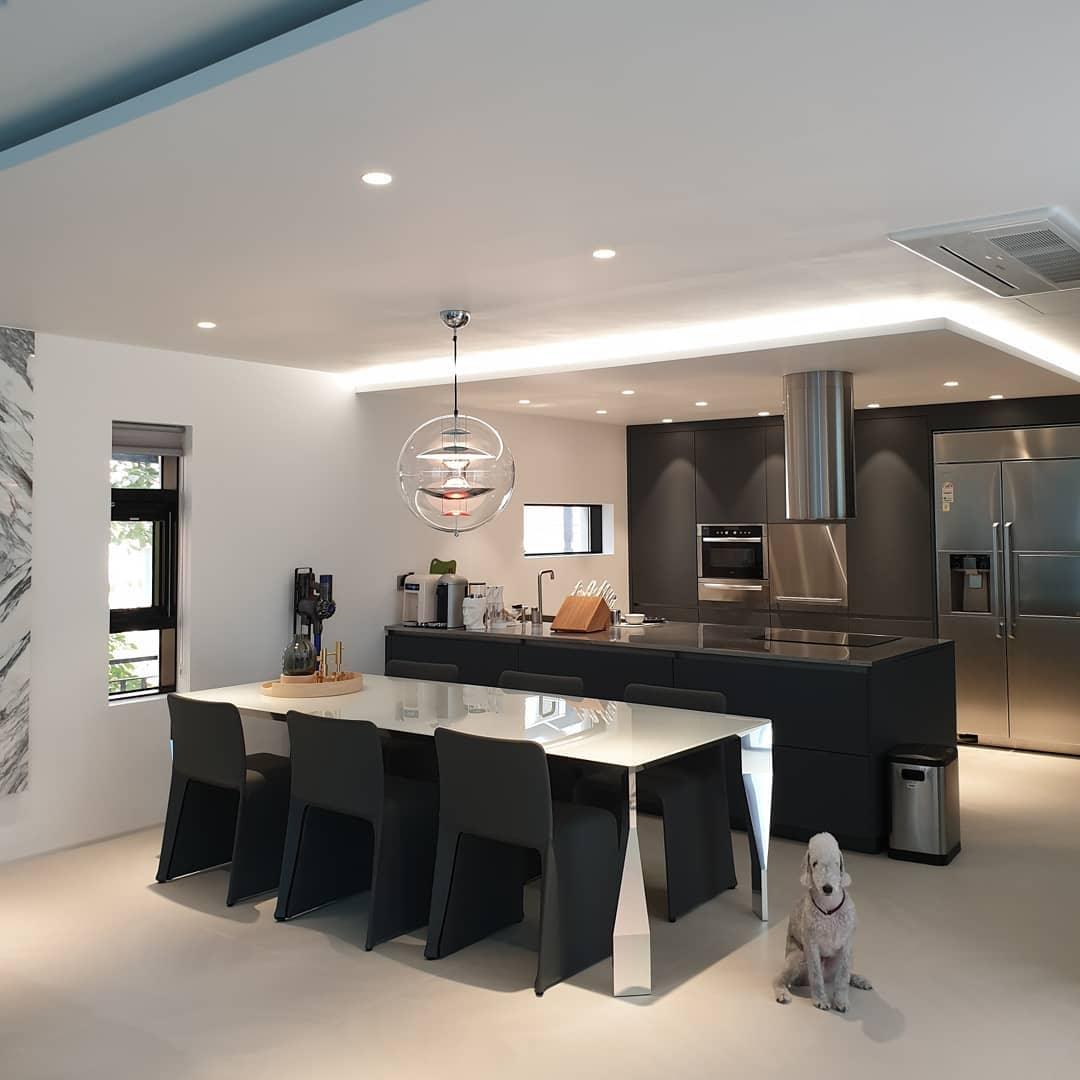 Planet Acrylic Pendant Lamp - Moku Park
